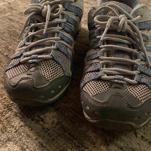 Merrell Gray and Blue Hiking Shoes - women’s size 7.5 - lace up- mesh front - Picture 3 of 7
